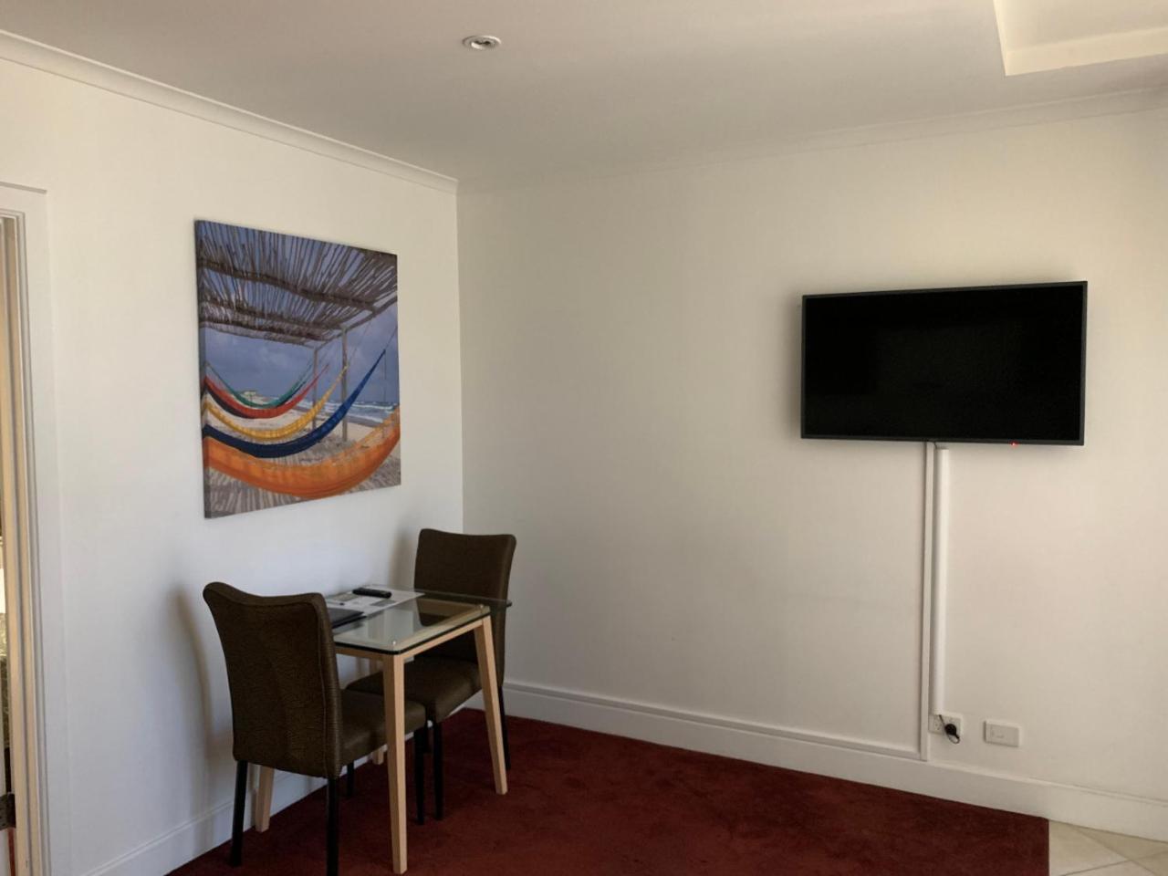 Ensenada Motor Inn And Suites Adelaide Esterno foto