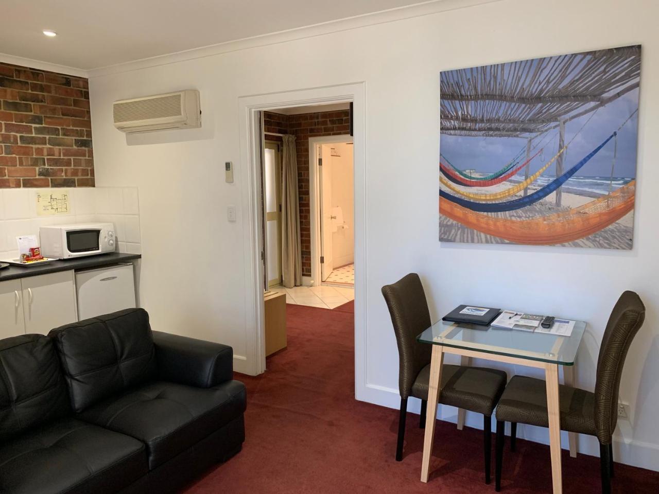Ensenada Motor Inn And Suites Adelaide Esterno foto
