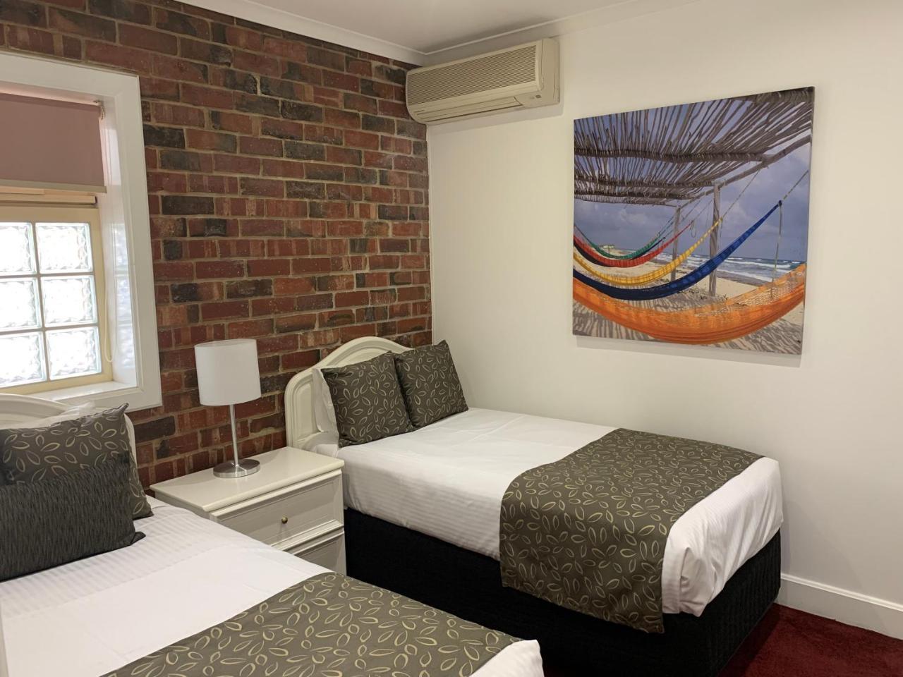 Ensenada Motor Inn And Suites Adelaide Esterno foto