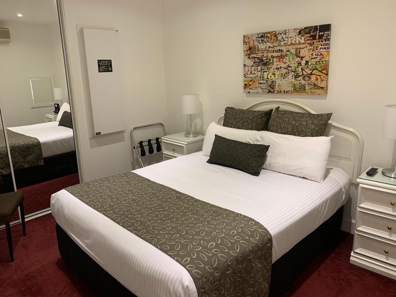 Ensenada Motor Inn And Suites Adelaide Esterno foto